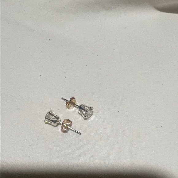 Jewelry - Elegant Silver Stud Earrings